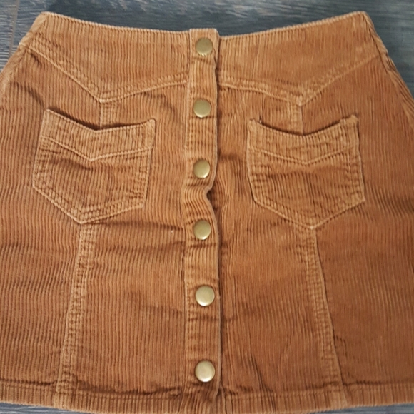 Kendall + Kylie Brown Skirt - Picture 2 of 4